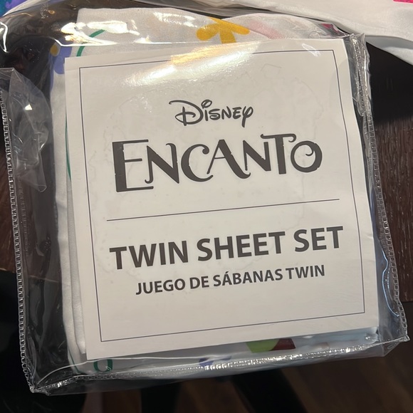 Disney Encanto Twin Sheet set NWTS - Picture 2 of 3
